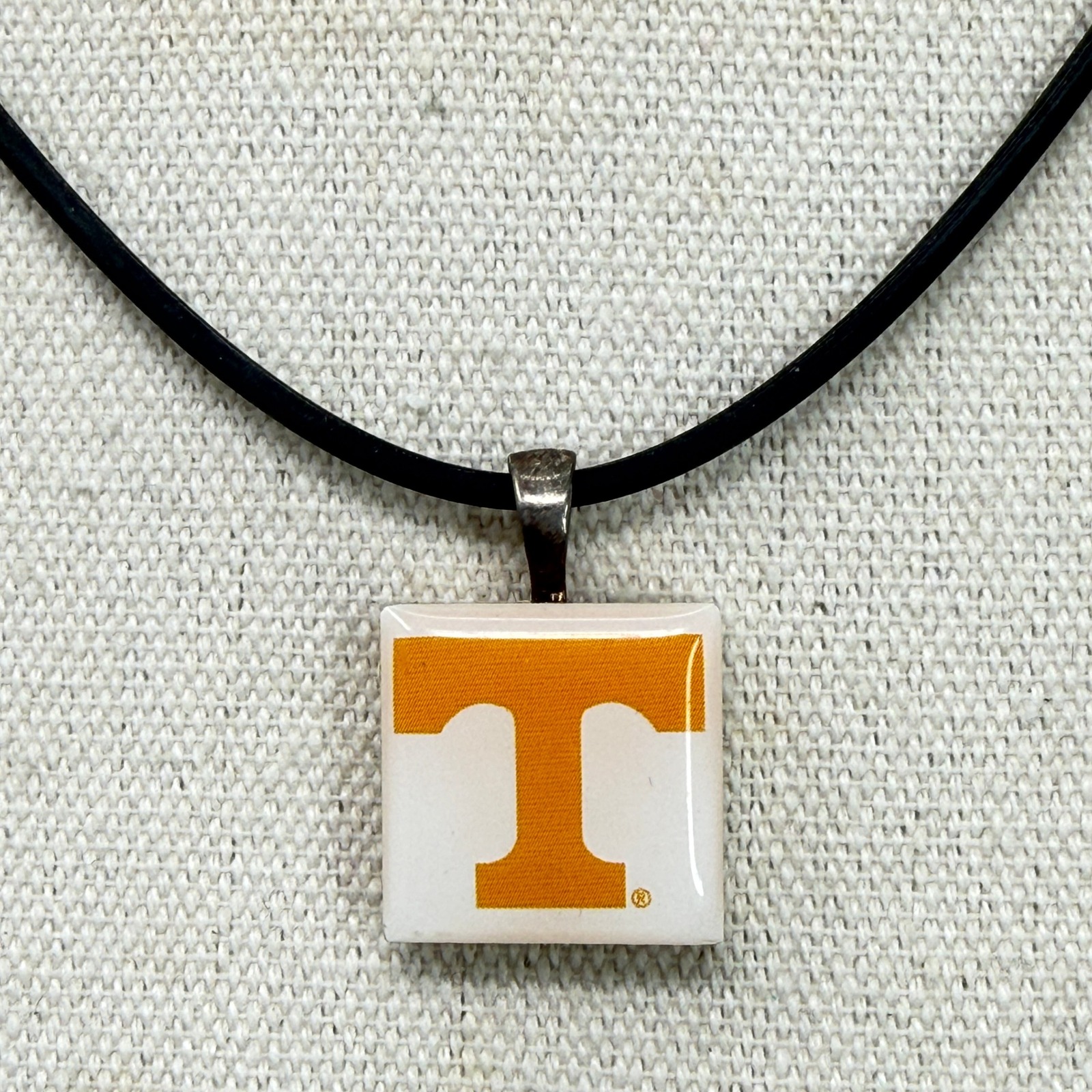 Tennessee Volunteers Necklace Orange T Pendant Wincraft Lifetiles Black Cord